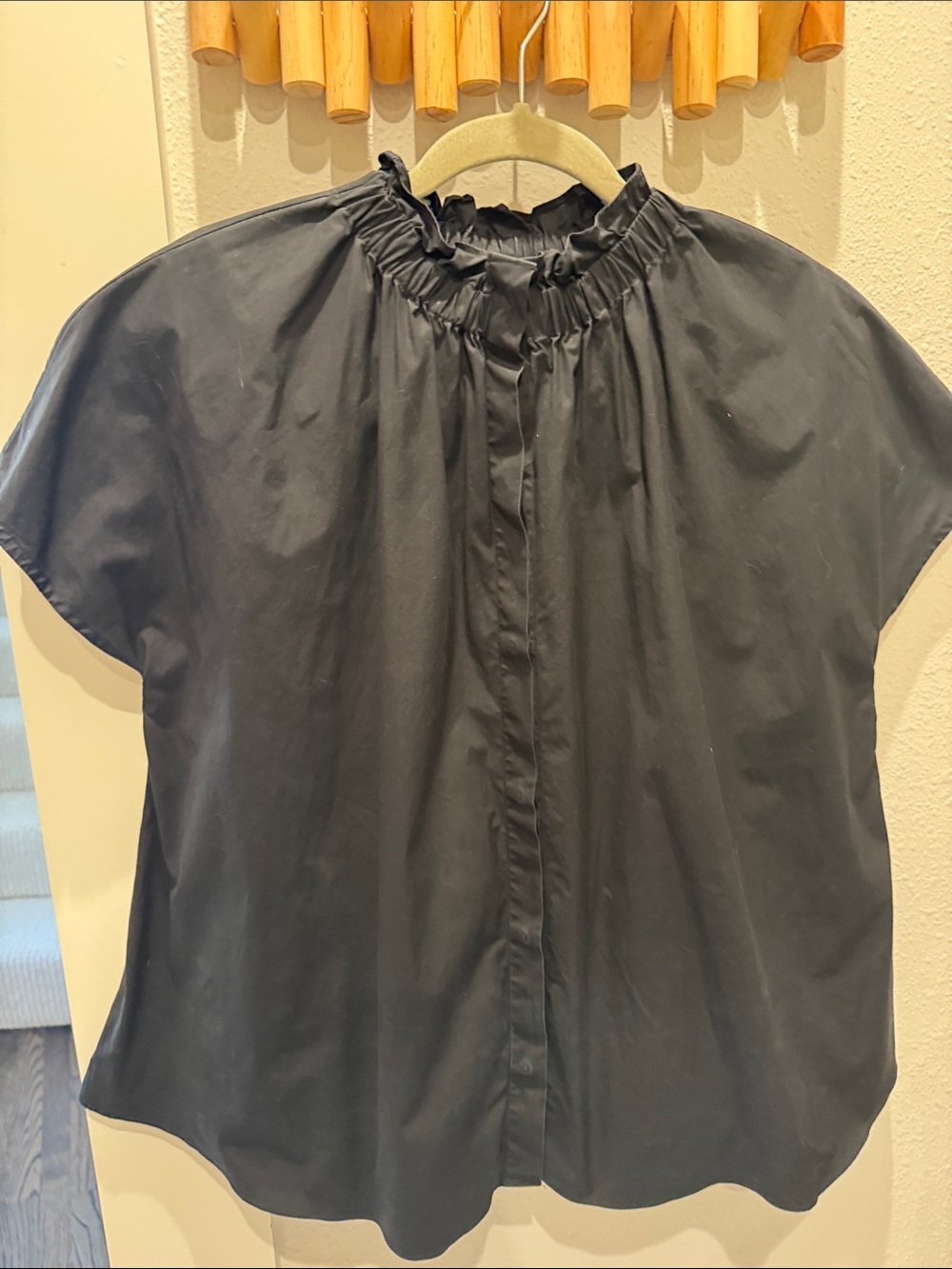 ANN MASHBURN Black Short-Sleeve Ruffle-Neck Blouse